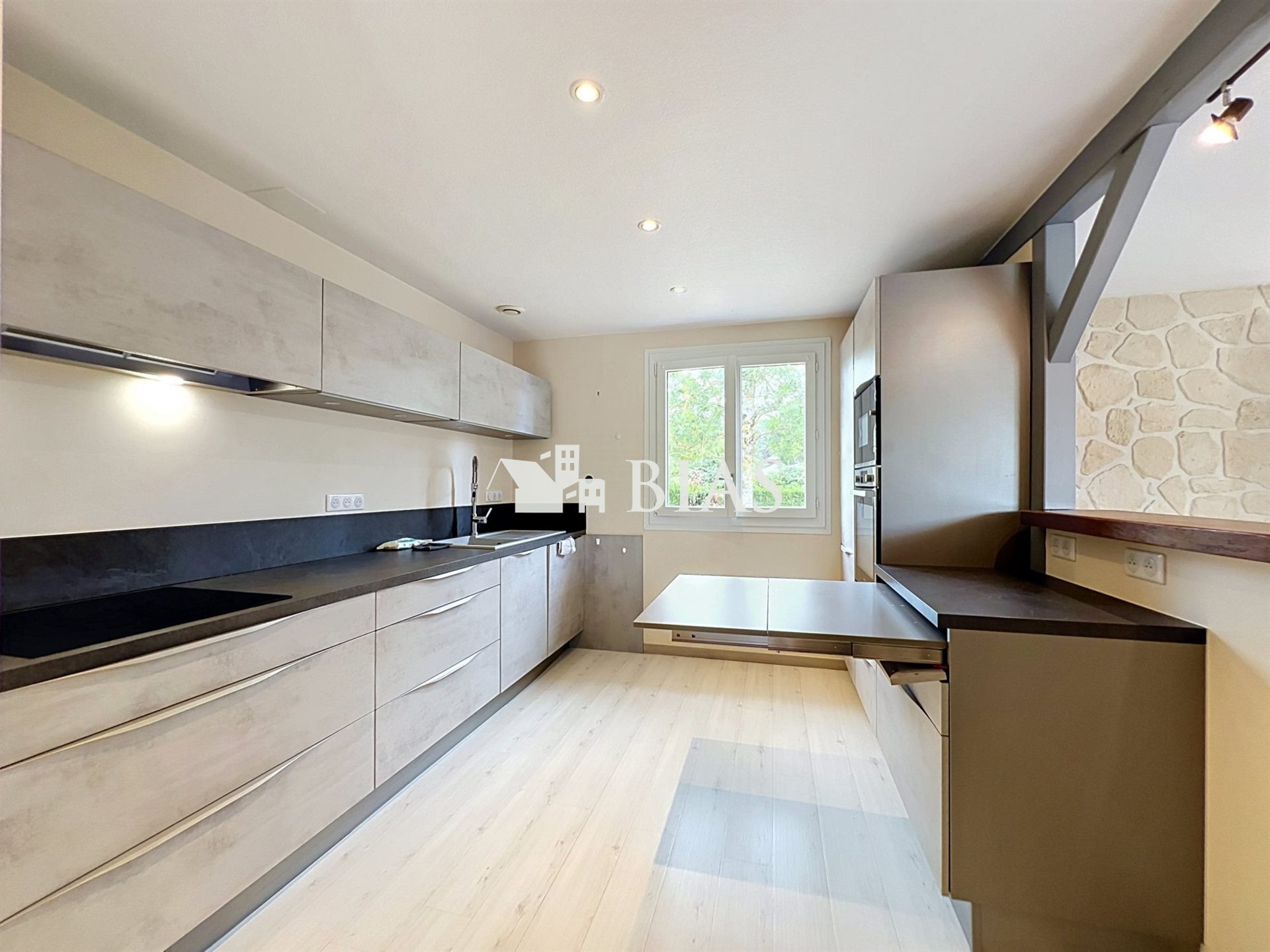 Maison à vendre, 94m², Bernay