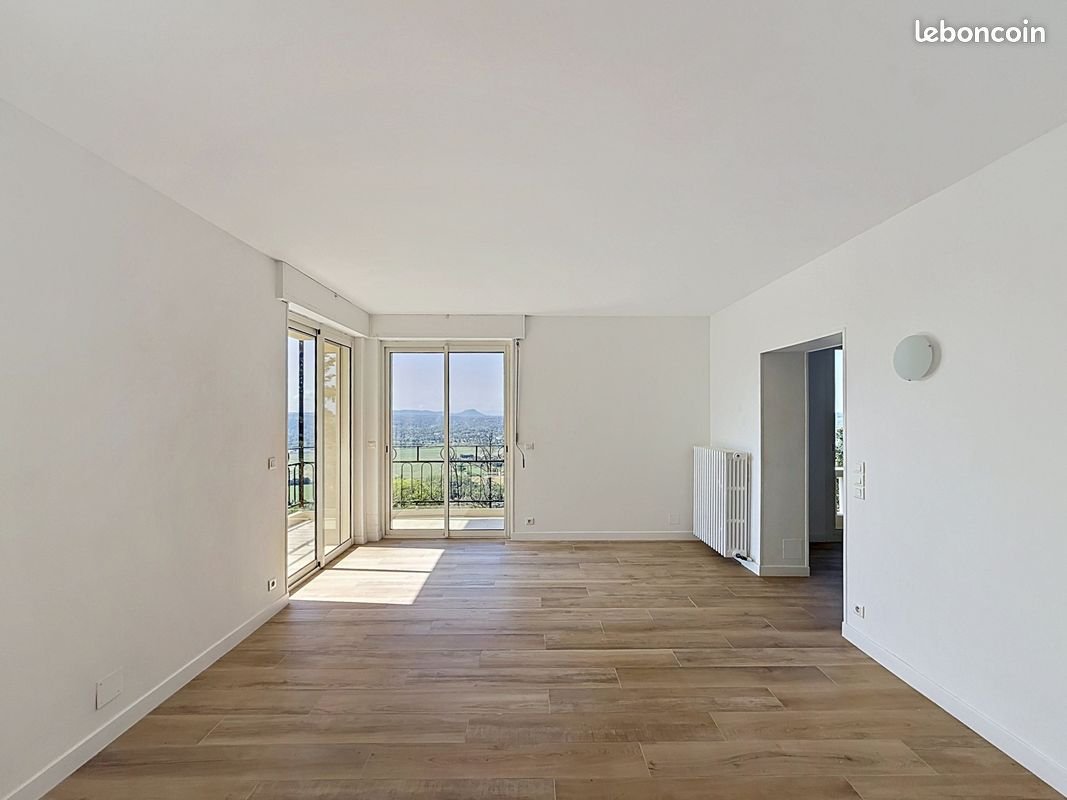Appartement à louer, 88m², Fayence