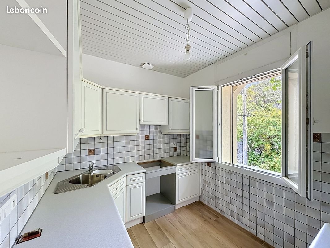 Appartement à louer, 88m², Fayence