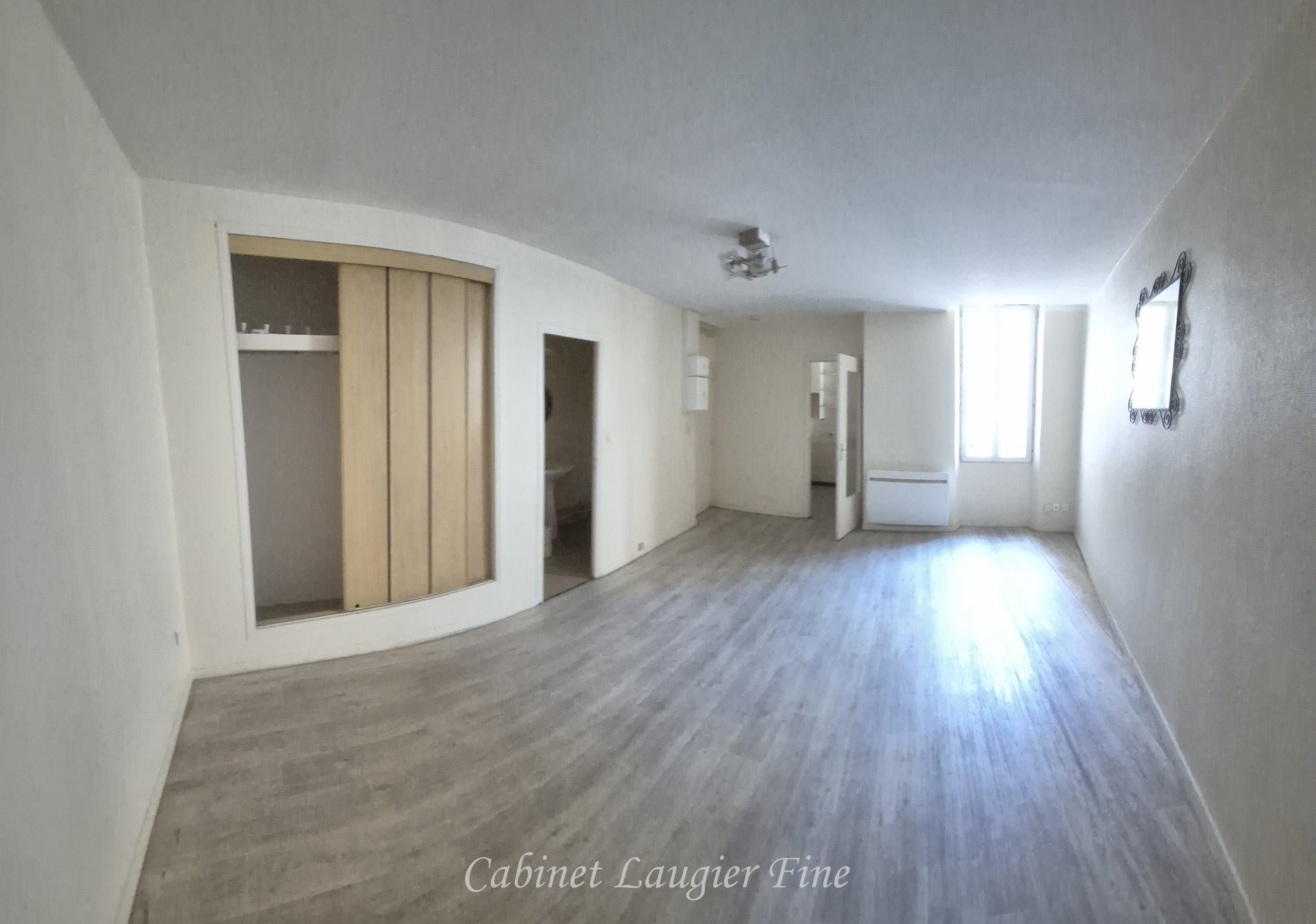 Appartement à louer, 29m², Marseille 6ème