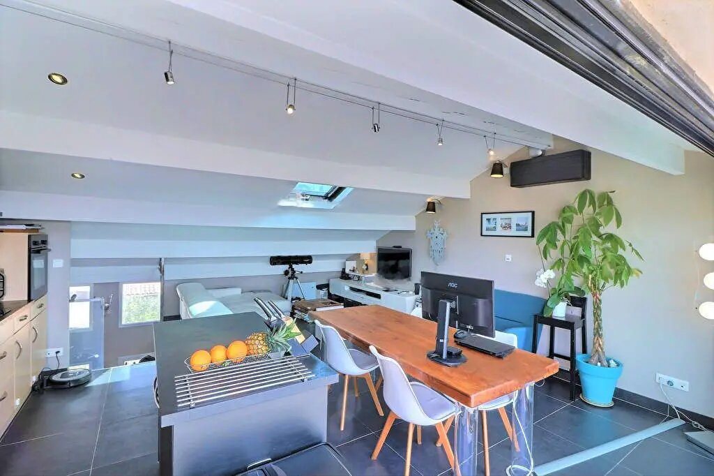 Appartement à louer, 72m², Marseille 8ème