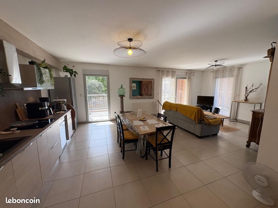 Appartement à louer, 90m², Simiane-Collongue