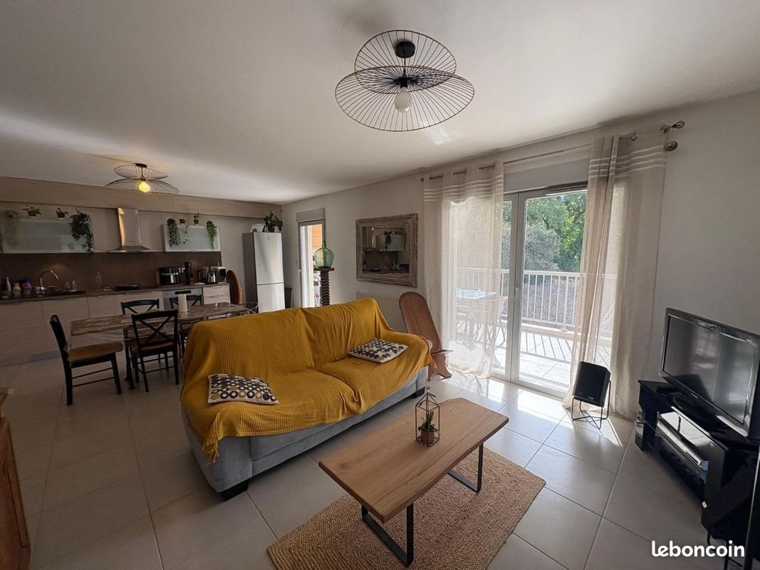 Appartement à louer, 90m², Simiane-Collongue