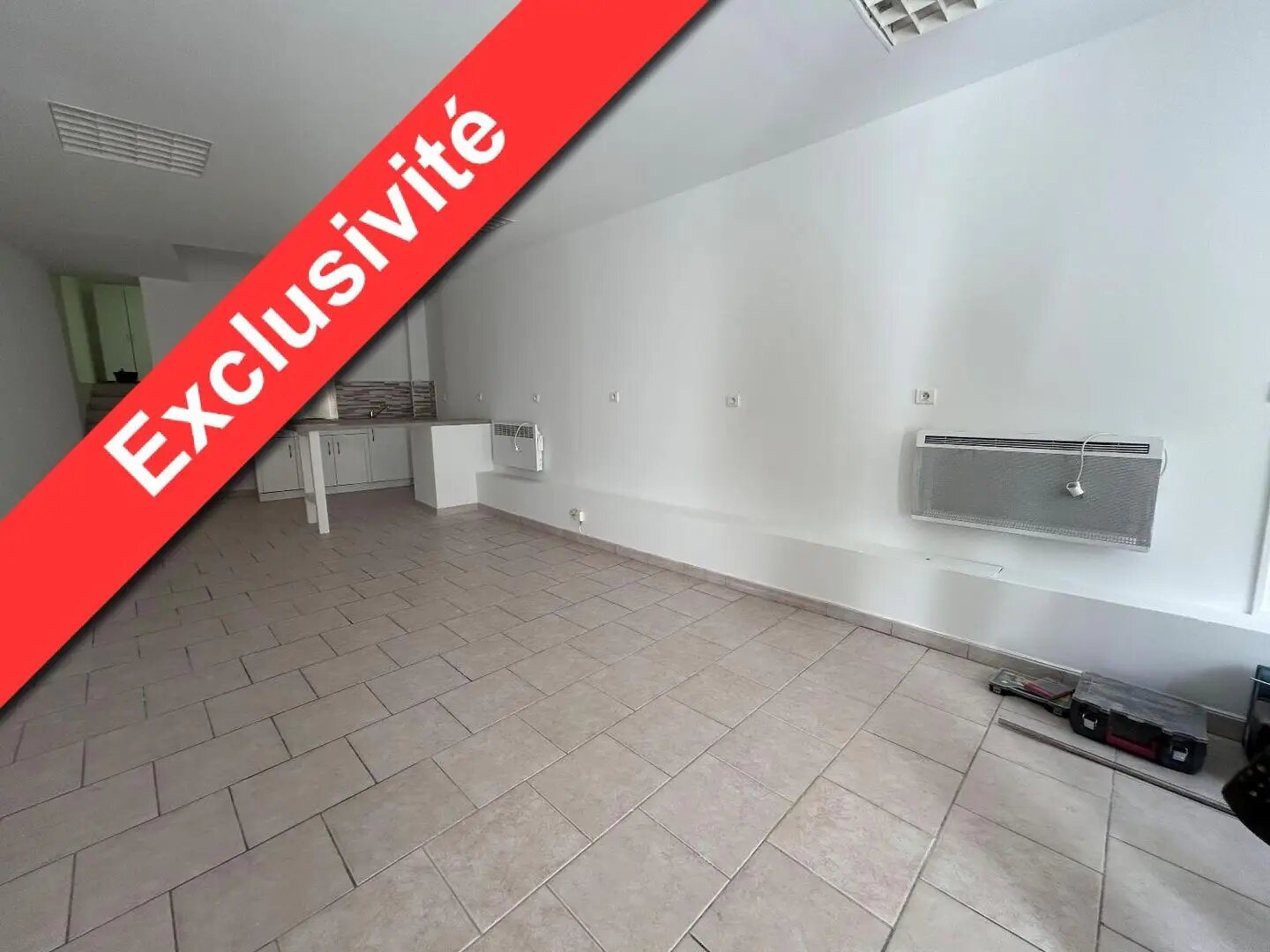 Appartement à louer, 1m², Simiane-Collongue