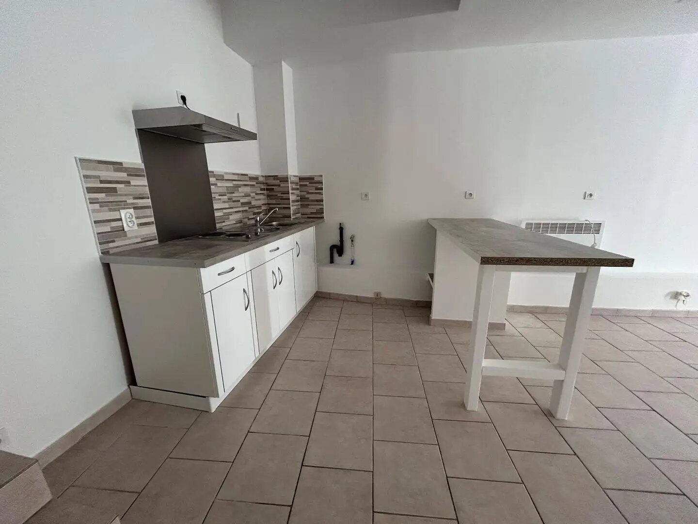Appartement à louer, 1m², Simiane-Collongue