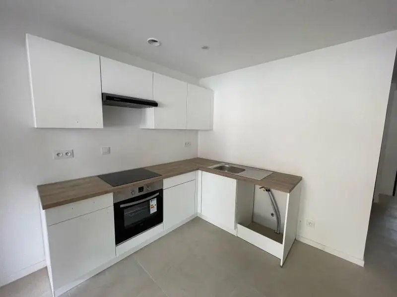 Appartement à louer, 38m², Saint-Cannat
