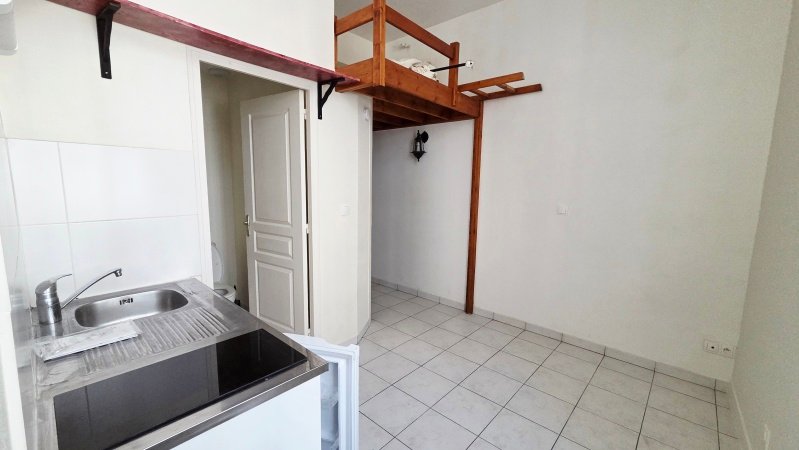 Appartement à louer, 1m², Orléans