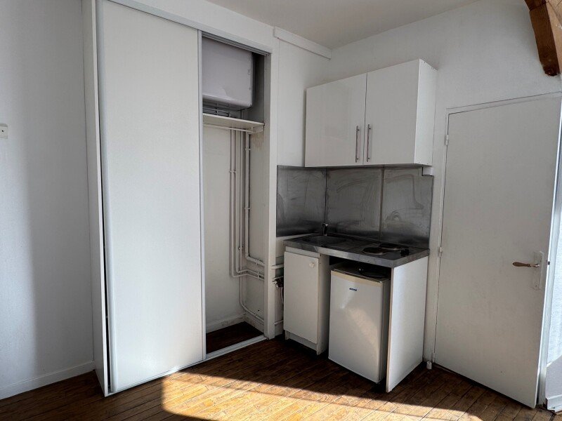 Appartement à louer, 1m², Orléans