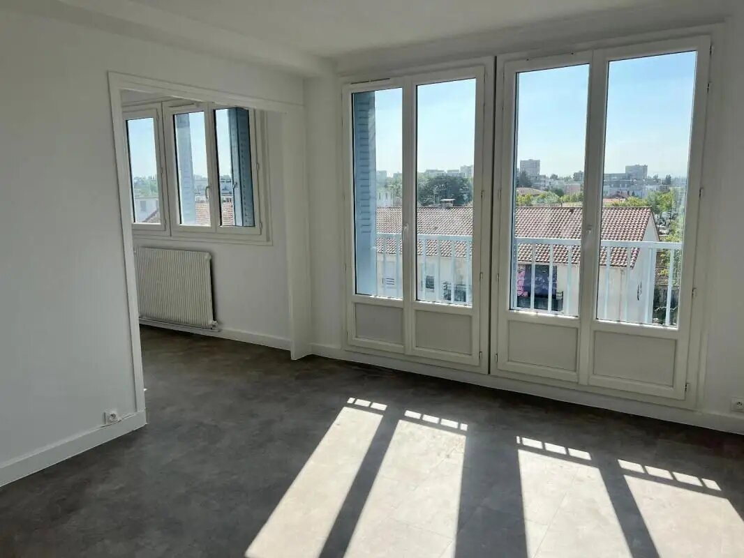Appartement à louer, 72m², Saint-Priest
