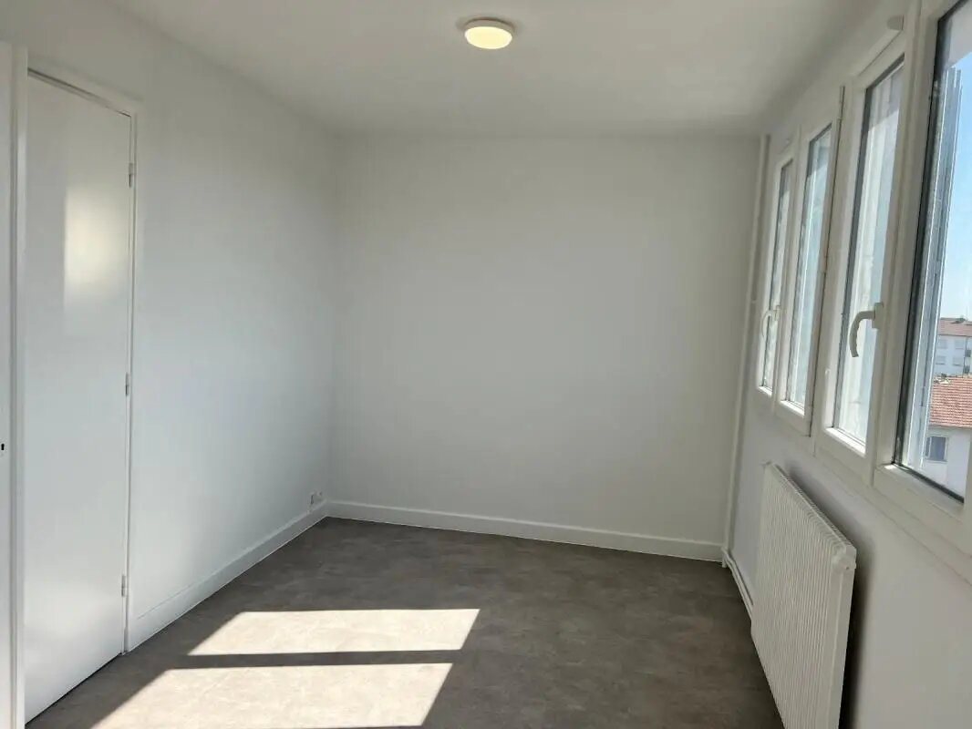 Appartement à louer, 72m², Saint-Priest