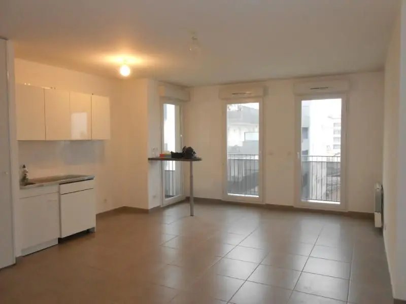 Appartement à louer, 60m², Bron