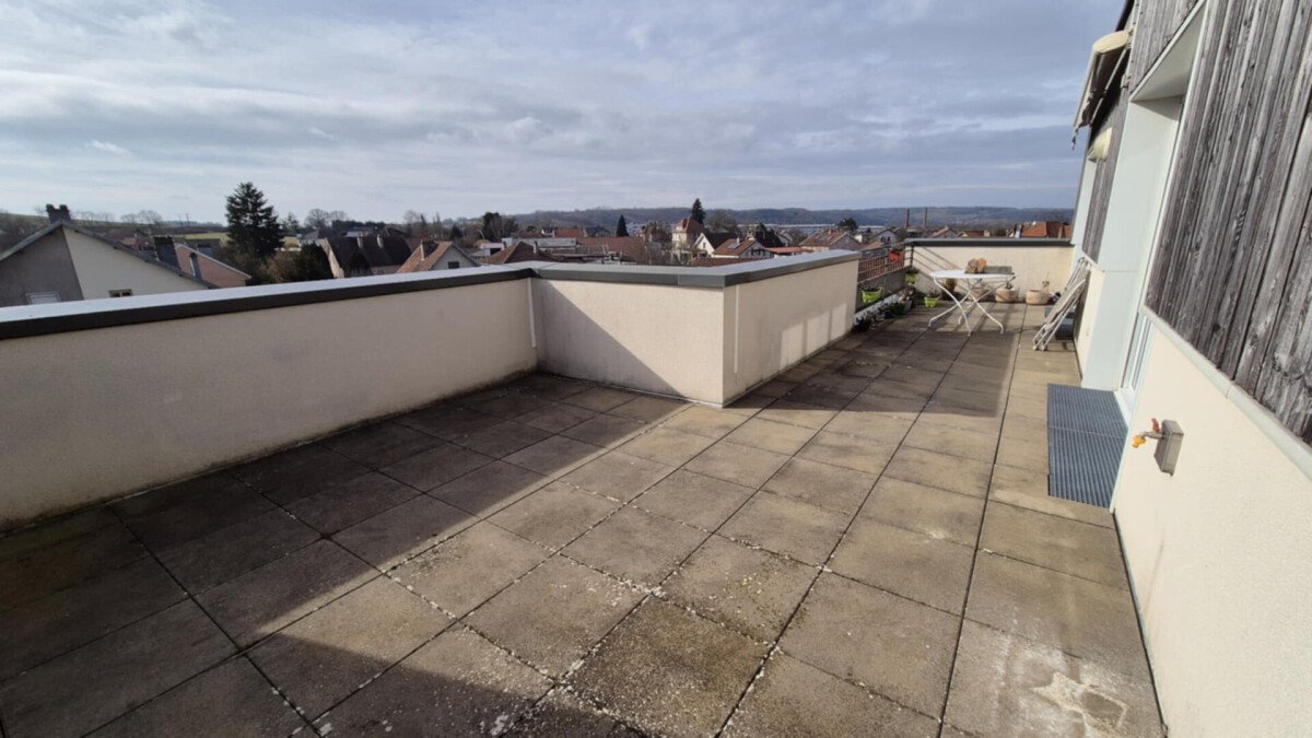 Appartement à louer, 79m², Charmes