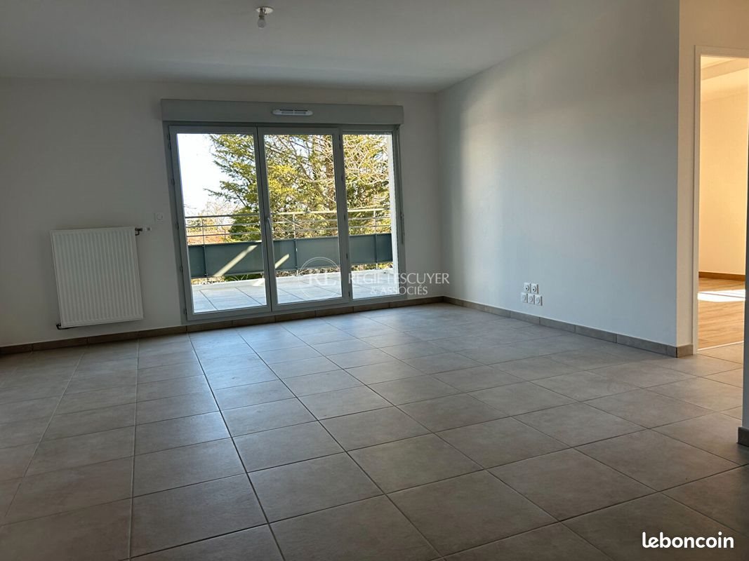 Appartement à louer, 110m², Thoiry