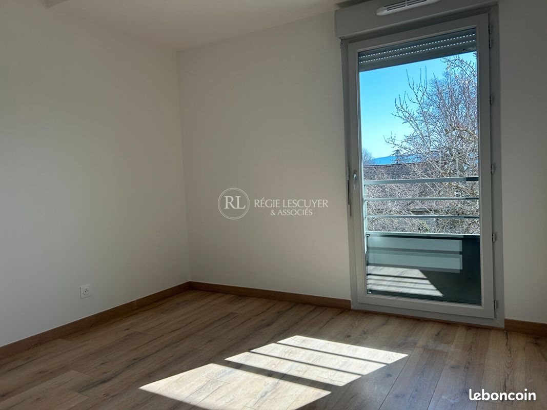 Appartement à louer, 110m², Thoiry