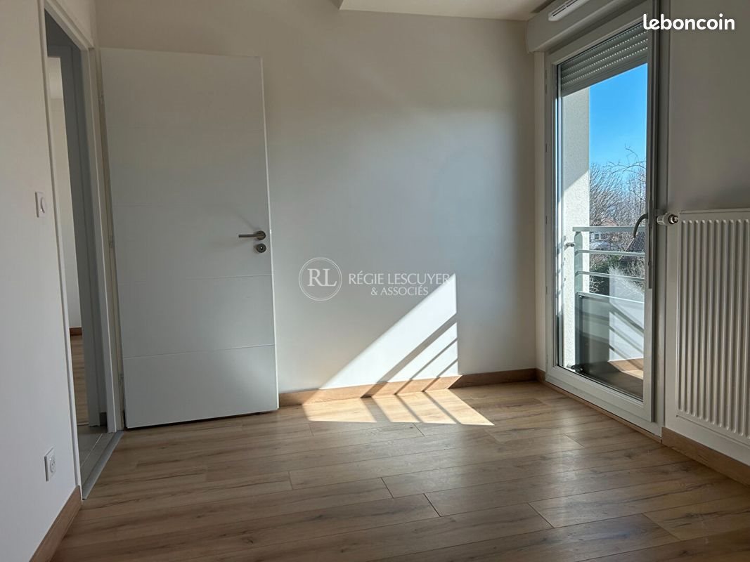 Appartement à louer, 110m², Thoiry
