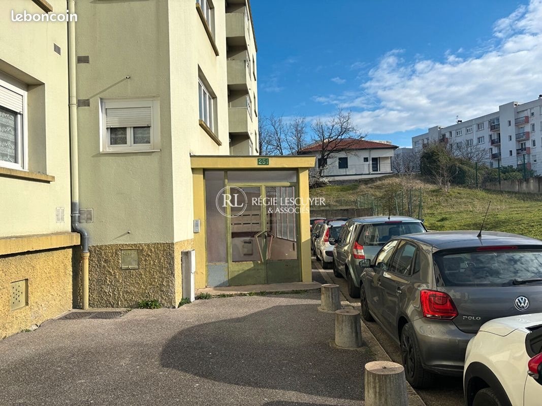 Appartement à louer, 56m², Décines-Charpieu