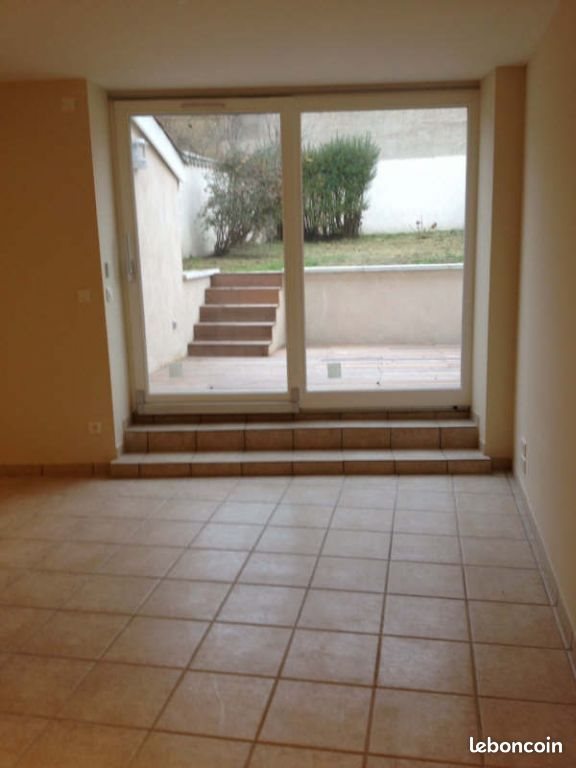 Appartement à louer, 43m², Orliénas