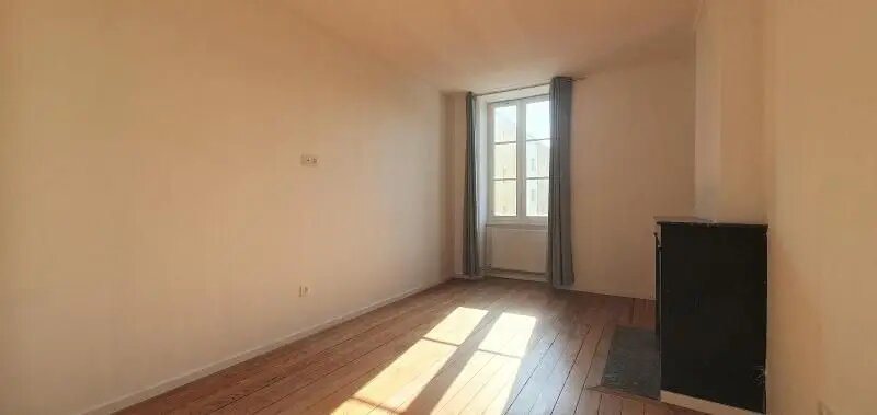 Appartement à louer, 98m², Saint-Laurent-sur-Saône