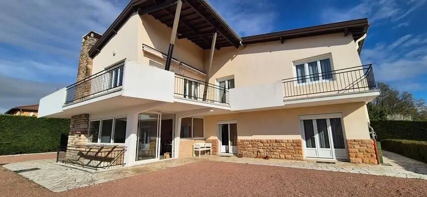 Maison à vendre, 180m², Charnay-lès-Mâcon