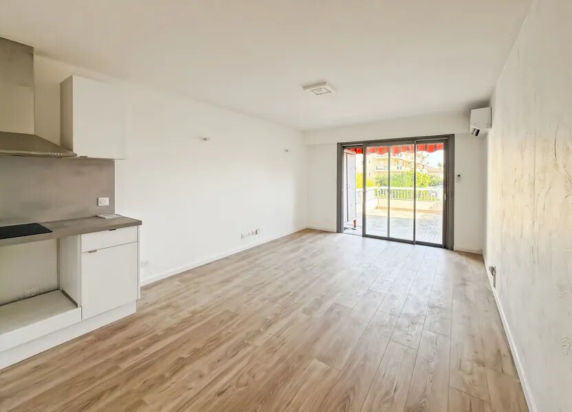 Appartement à louer, 24m², Antibes