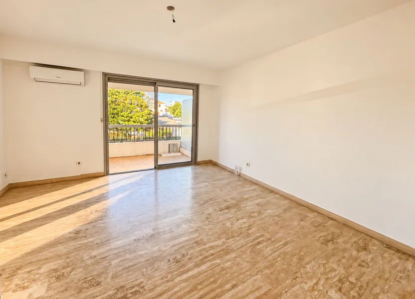 Appartement à louer, 21m², Antibes