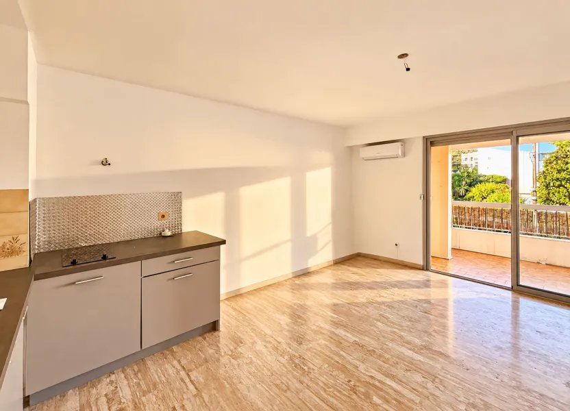 Appartement à louer, 21m², Antibes
