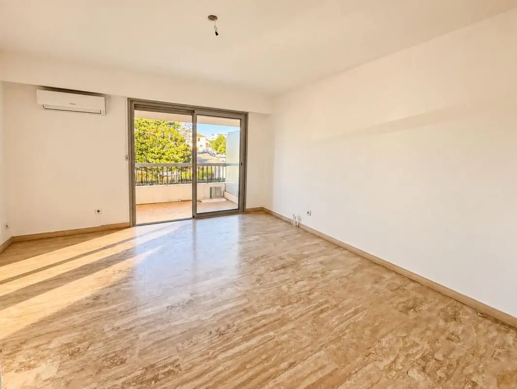 Appartement à louer, 23m², Antibes