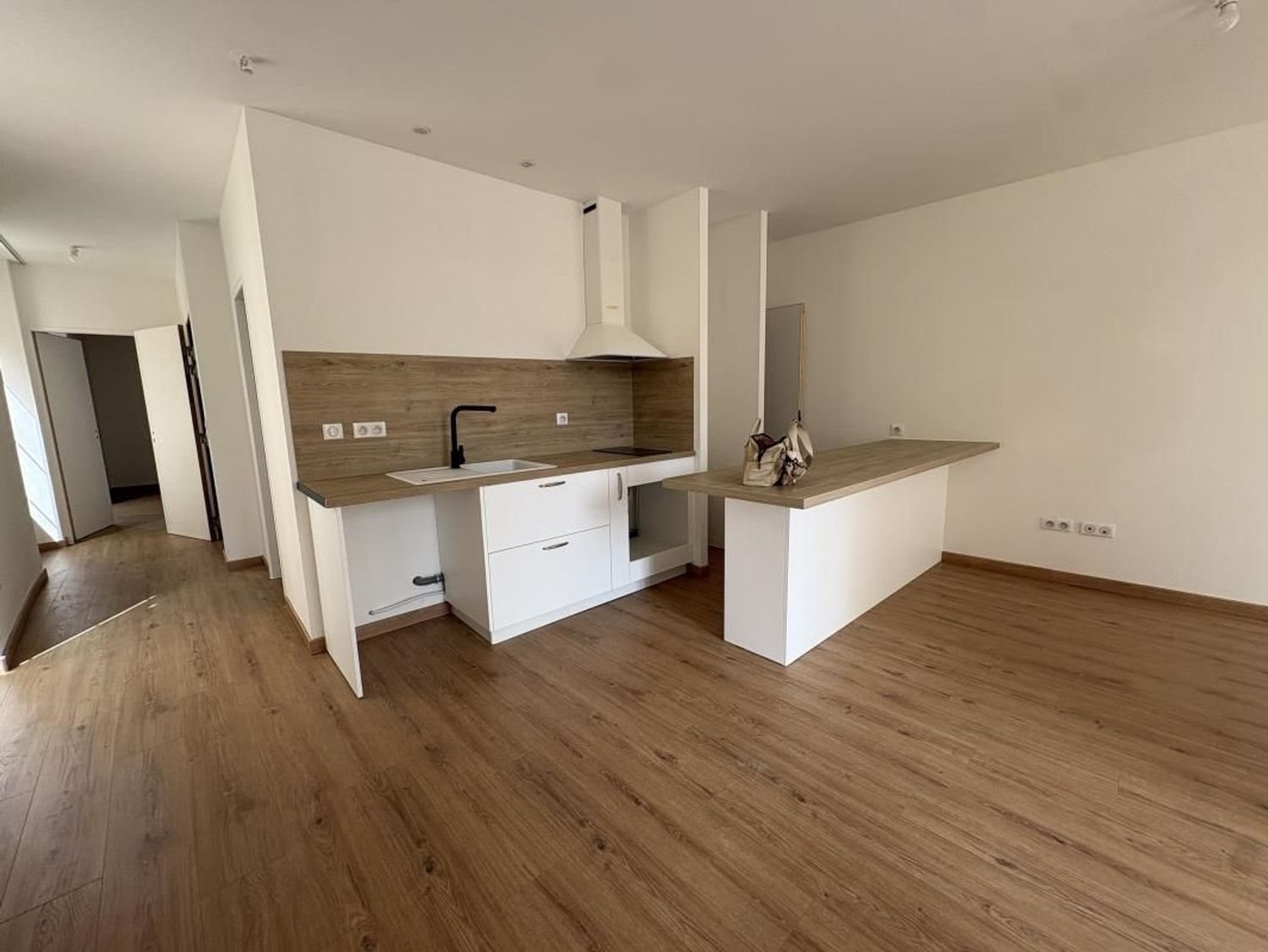 Appartement à louer, 54m², Riez
