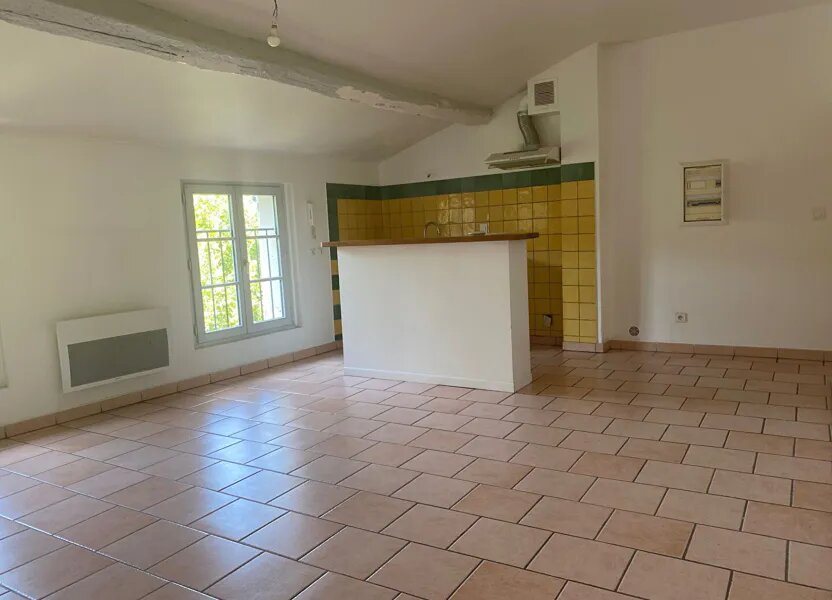 Appartement à louer, 64m², Riez