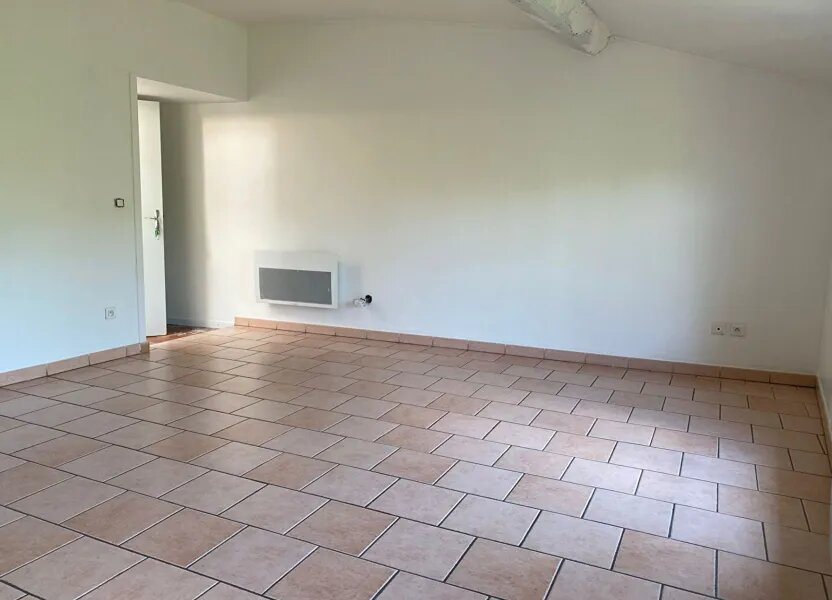 Appartement à louer, 64m², Riez