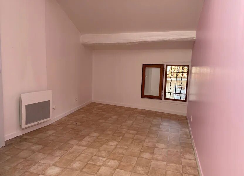 Appartement à louer, 64m², Riez