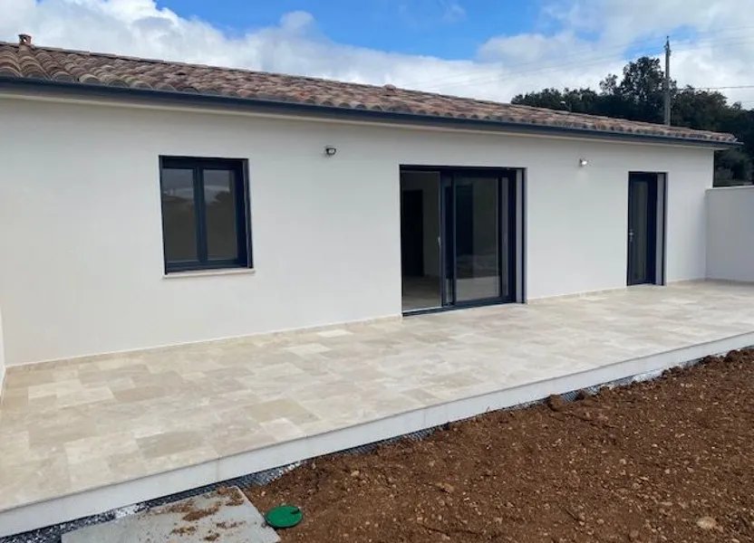 Maison à louer, 81m², Aups