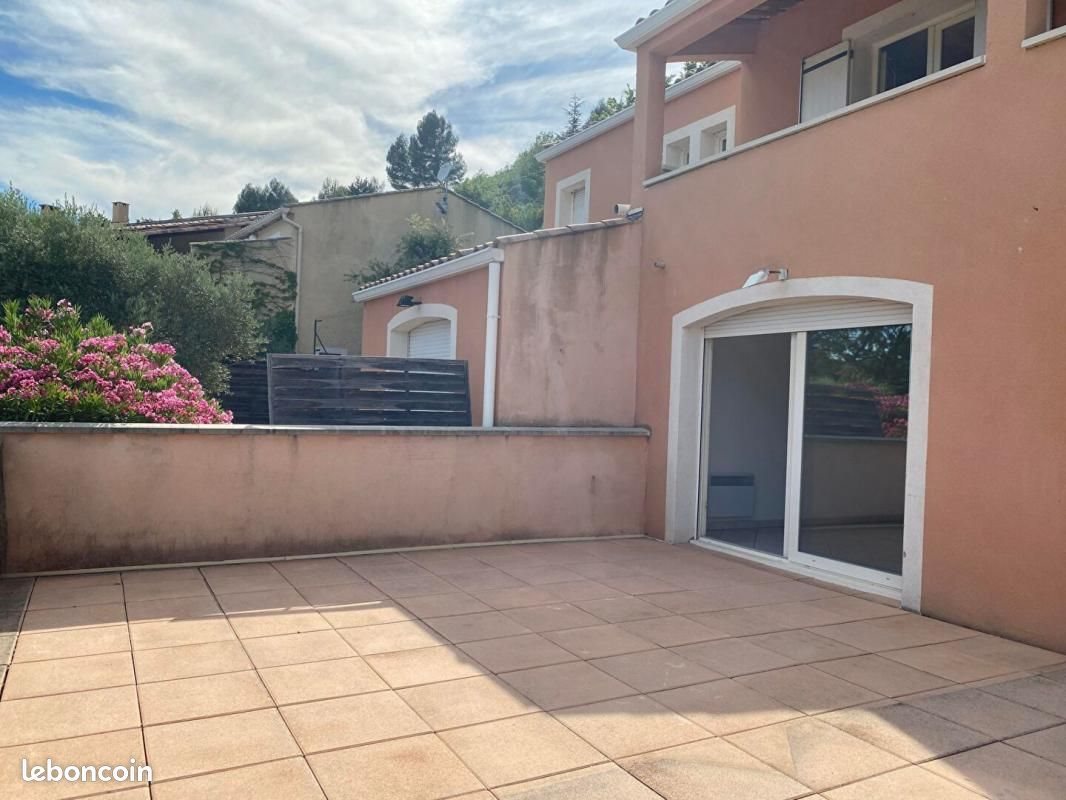 Appartement à louer, 104m², Roumoules