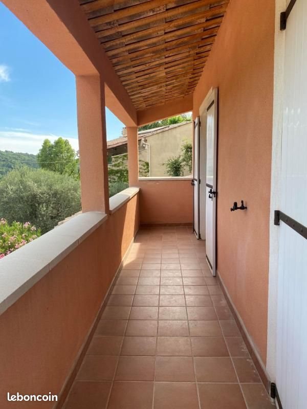 Appartement à louer, 104m², Roumoules