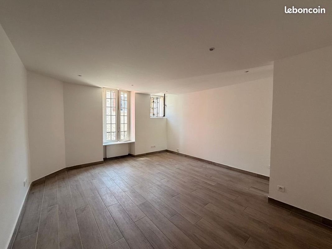 Appartement à louer, 53m², Cerny