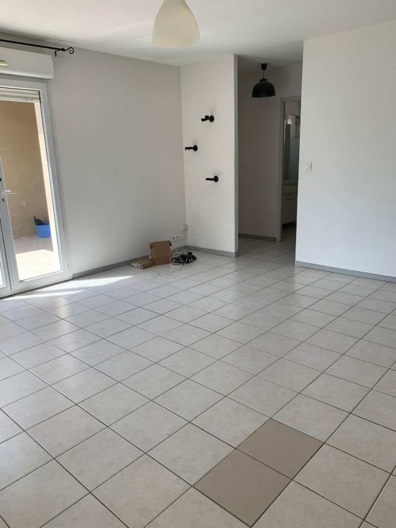 Appartement à louer, 60m², Robion