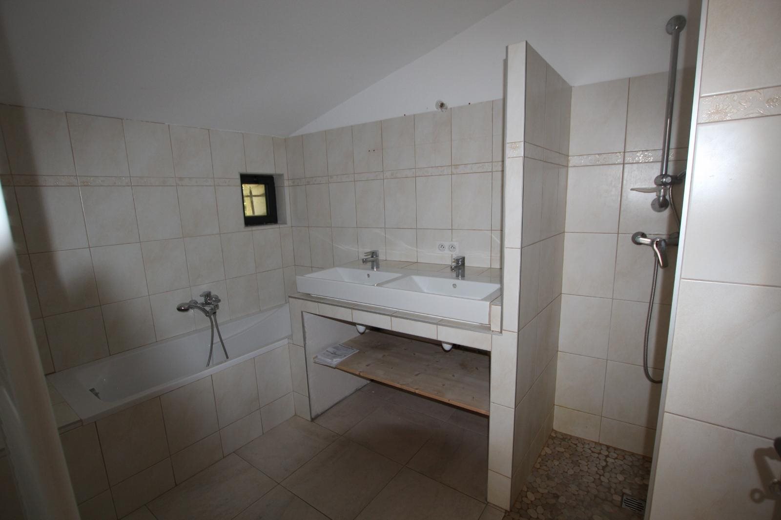 Maison à louer, 113m², Oppède