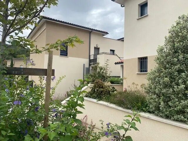 Appartement à louer, 69m², Saint-Désirat