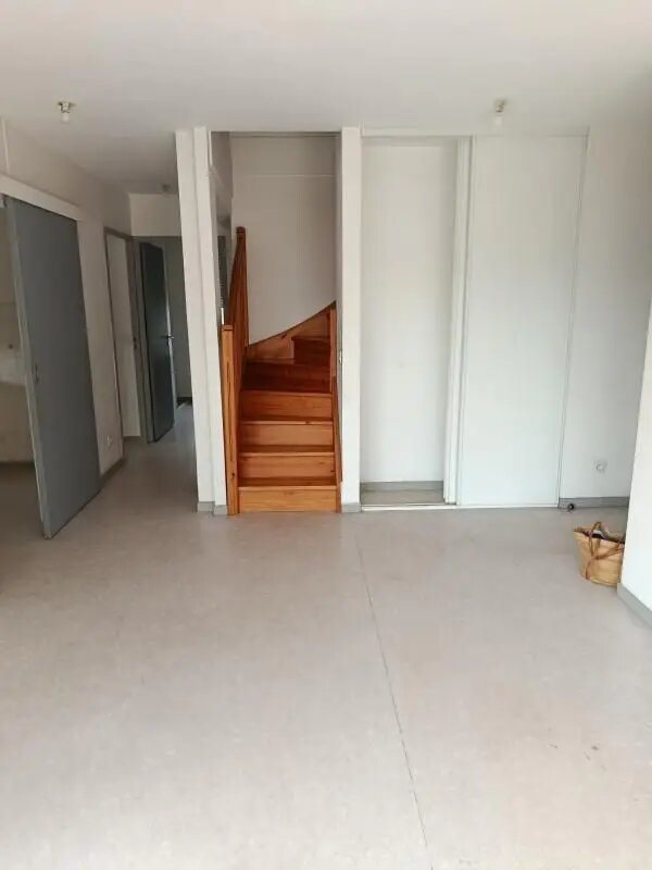 Appartement à louer, 90m², Mours-Saint-Eusèbe