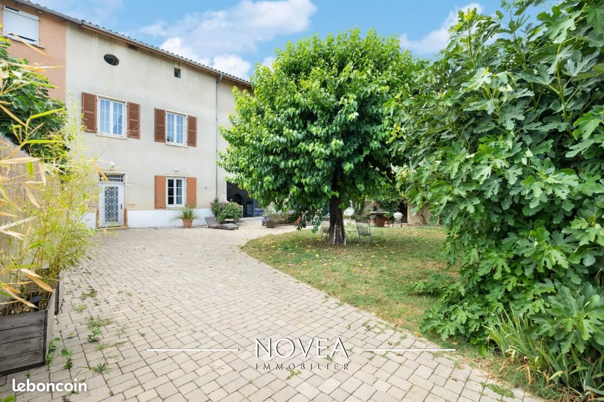 Maison à vendre, 330m², Jassans-Riottier