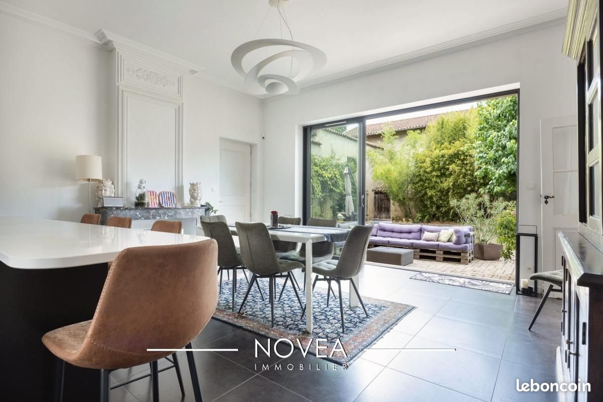 Maison à vendre, 330m², Jassans-Riottier
