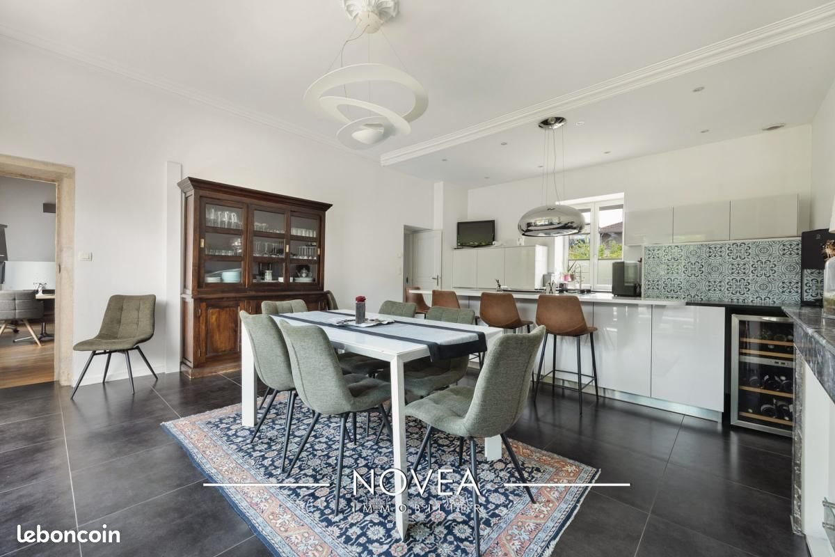 Maison à vendre, 330m², Jassans-Riottier
