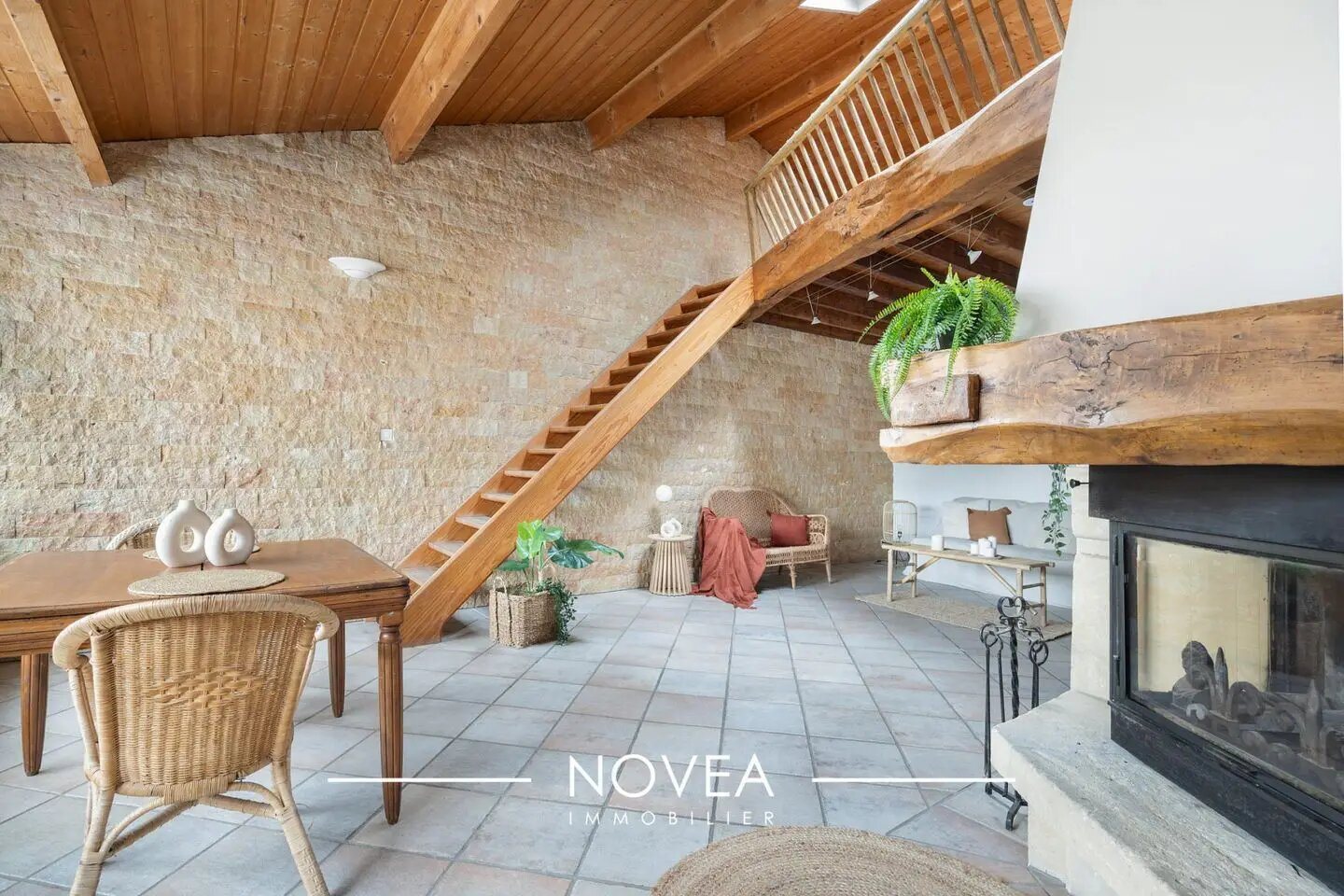 Maison à vendre, 285m², Monthieux