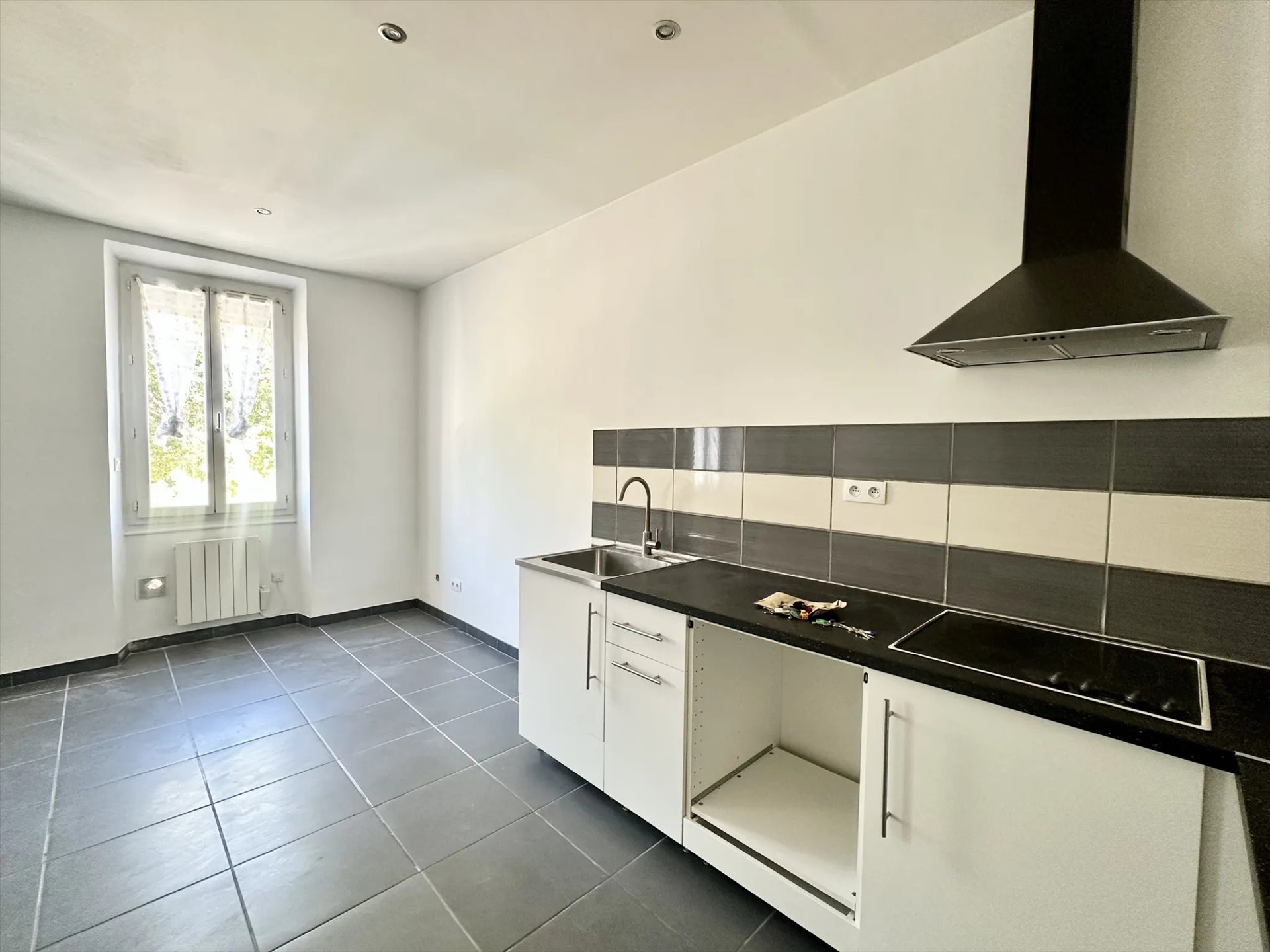 Appartement à louer, 40m², Marseille 13ème
