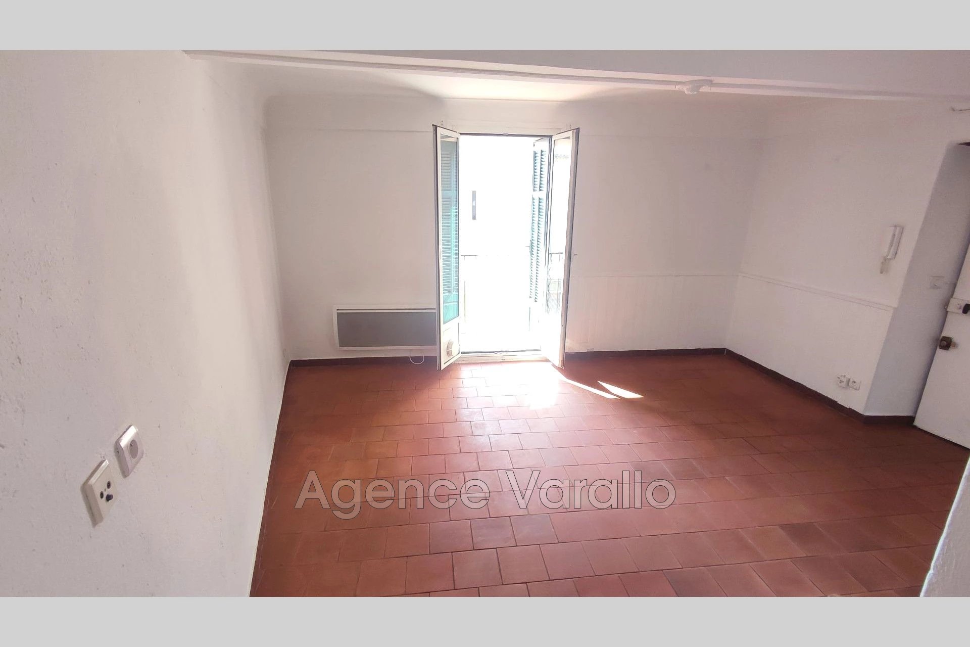 Maison à louer, 22m², Antibes
