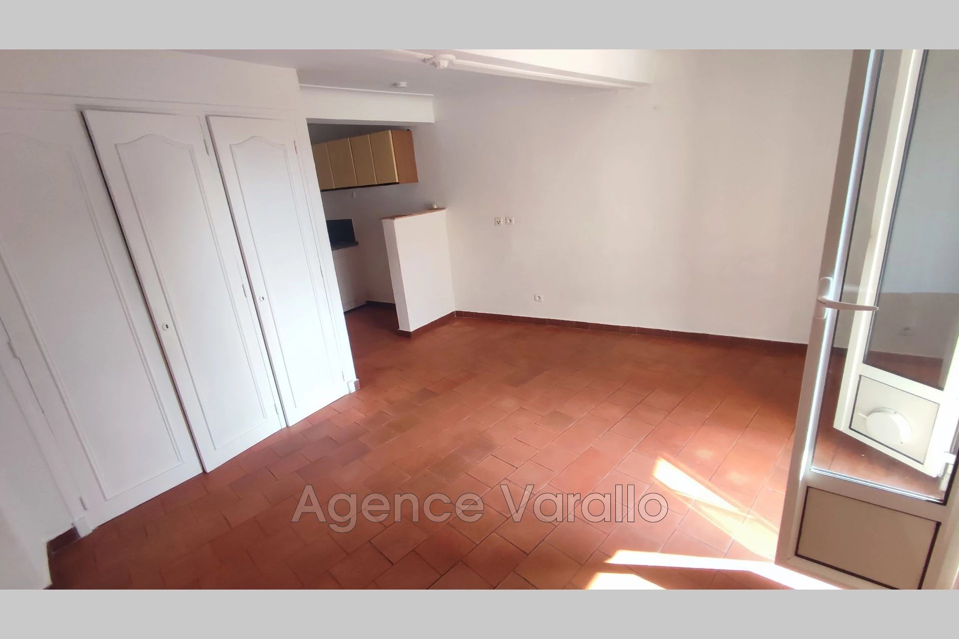 Maison à louer, 22m², Antibes