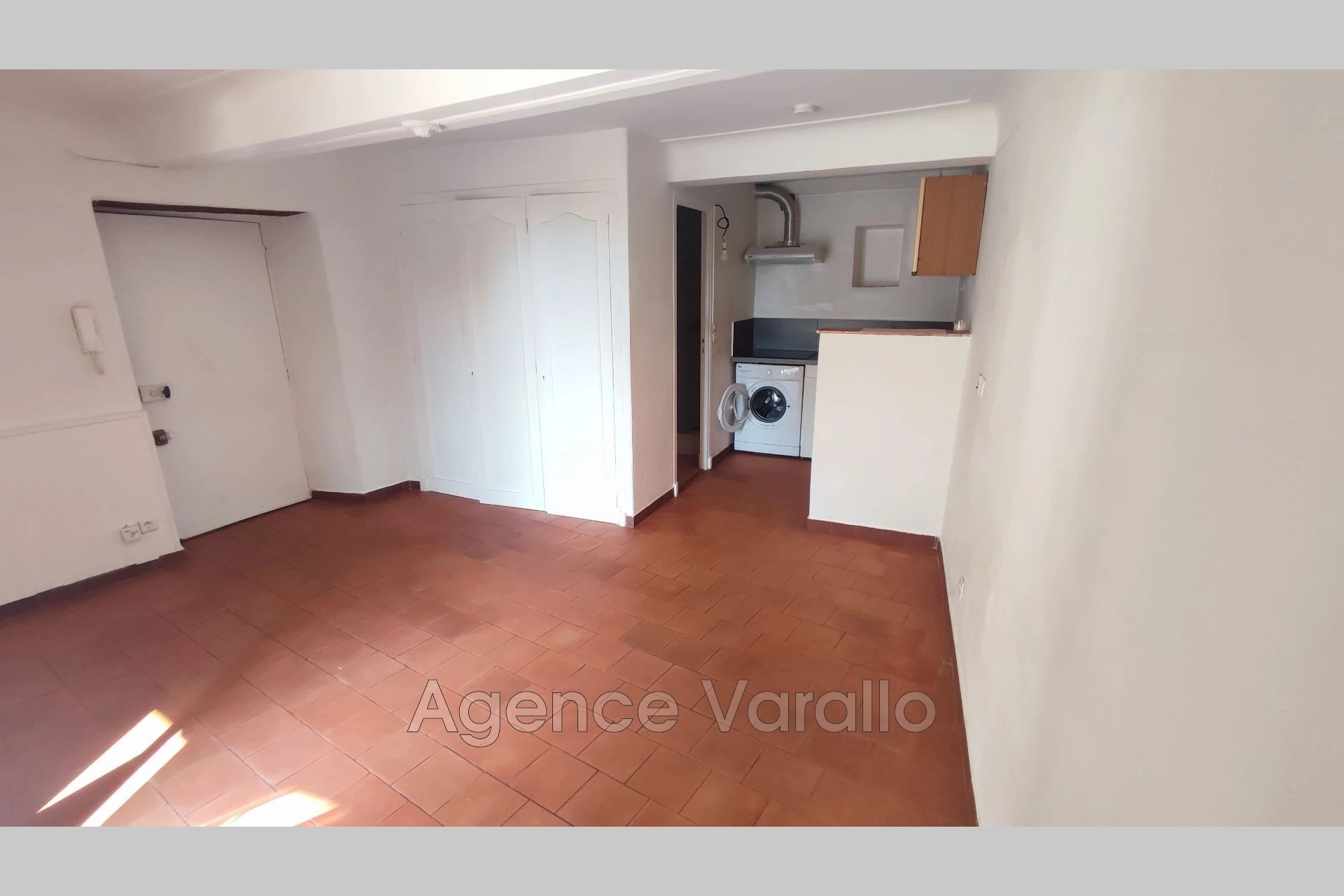 Maison à louer, 22m², Antibes