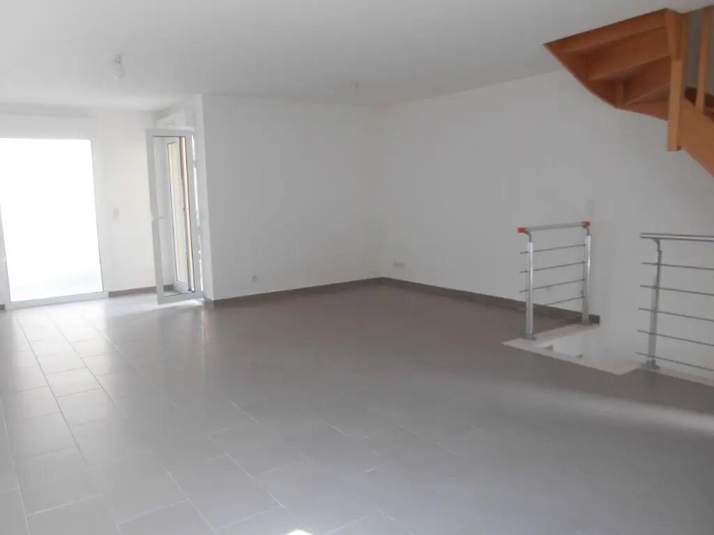Maison à louer, 90m², Gometz-le-Châtel