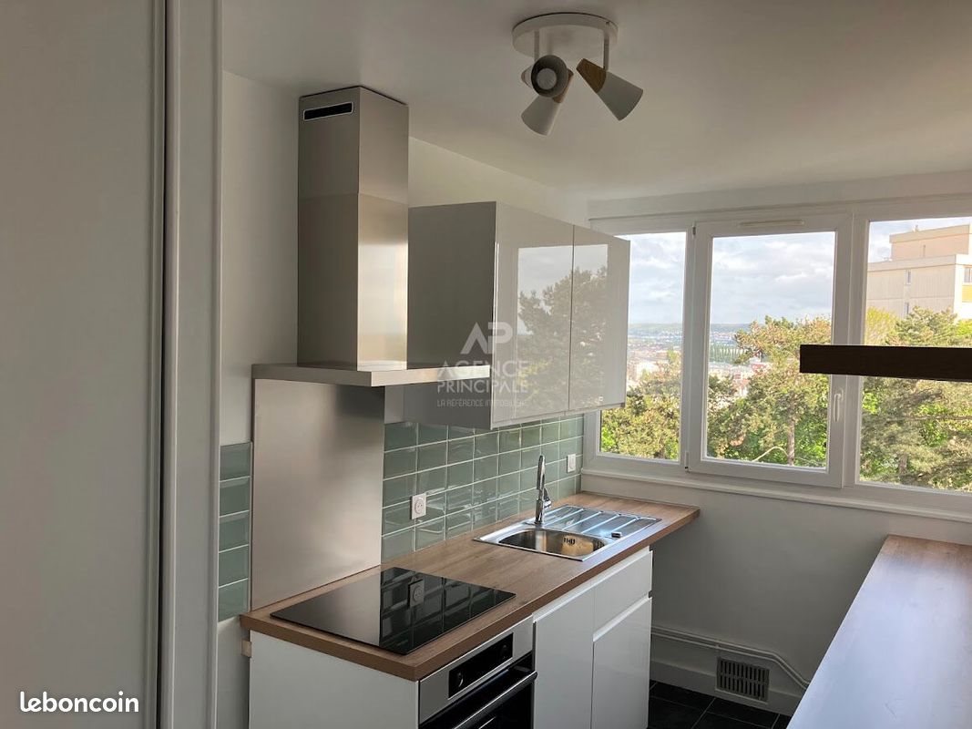 Appartement à louer, 43m², Poissy