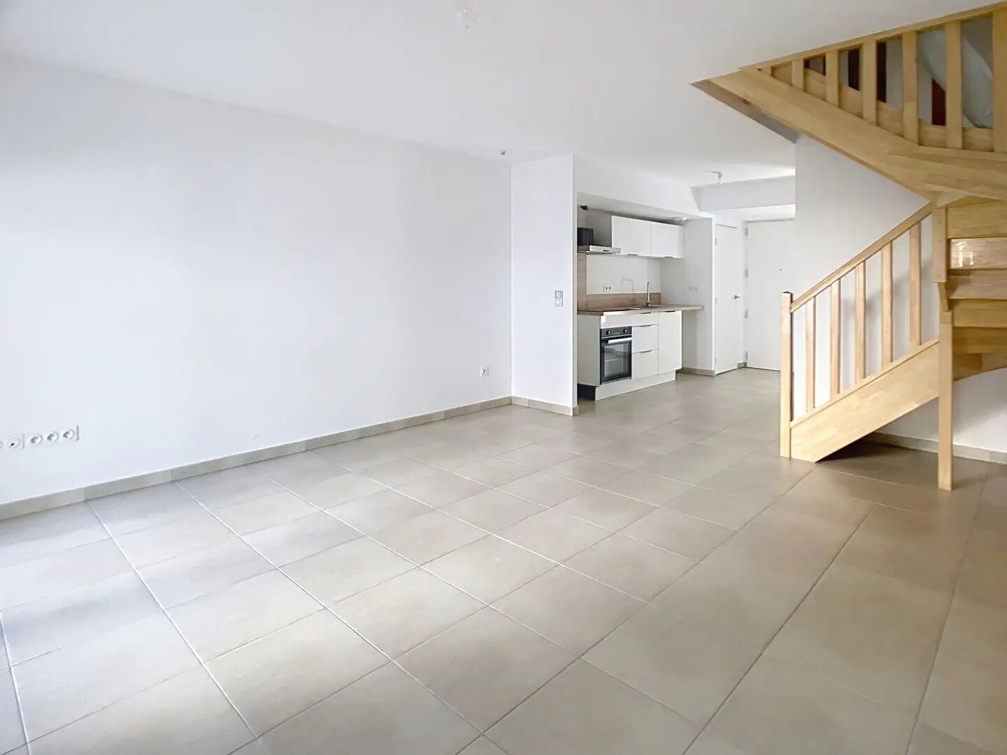 Maison à louer, 81m², Vedène